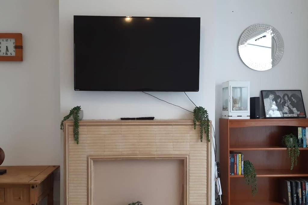 Free Parking Spacious Home Cardiff Bagian luar foto