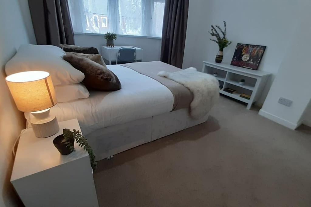 Free Parking Spacious Home Cardiff Bagian luar foto