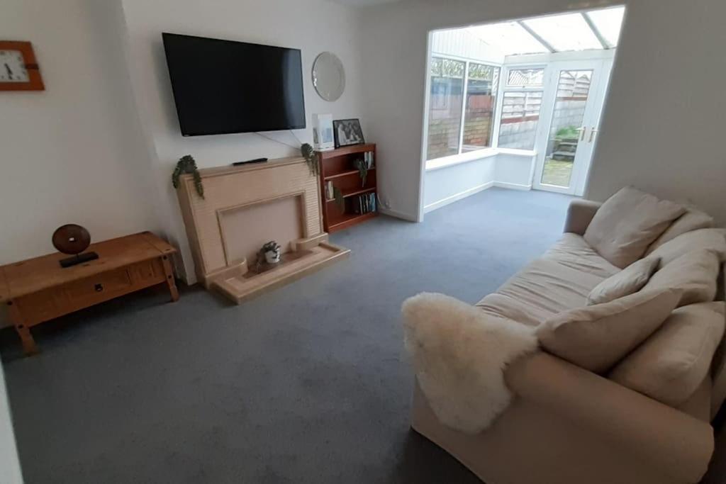 Free Parking Spacious Home Cardiff Bagian luar foto